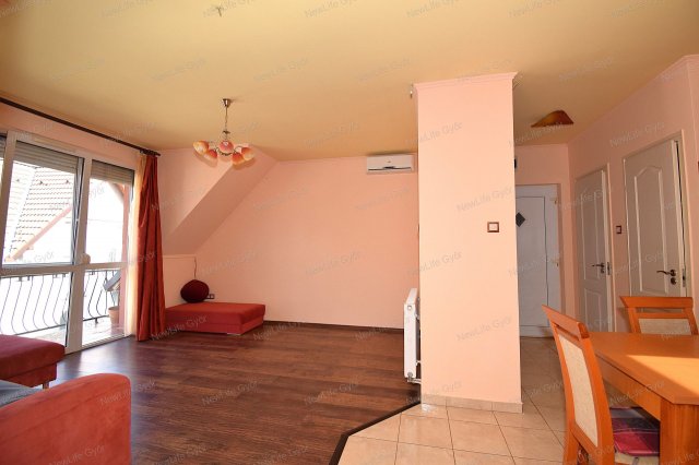 Eladó téglalakás, Győrött 72.9 M Ft, 1+3 szobás
