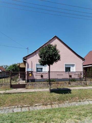 Eladó családi ház, Nagyhegyesen 56900 M Ft, 2+1 szobás