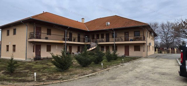 Eladó téglalakás, Cserkeszőlőn 31.99 M Ft, 1 szobás