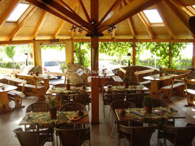 Eladó hotel, Cserszegtomajon 909 M Ft, 1 szobás