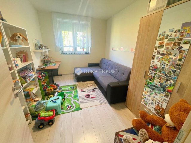 Eladó családi ház, Szombathelyen 135 M Ft, 6 szobás