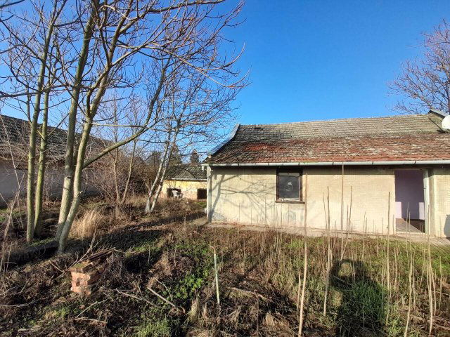 Eladó családi ház, Csorváson 4.5 M Ft, 2 szobás