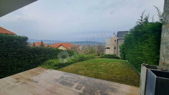 Kiadó téglalakás, albérlet, III. kerületben, Jablonka úton