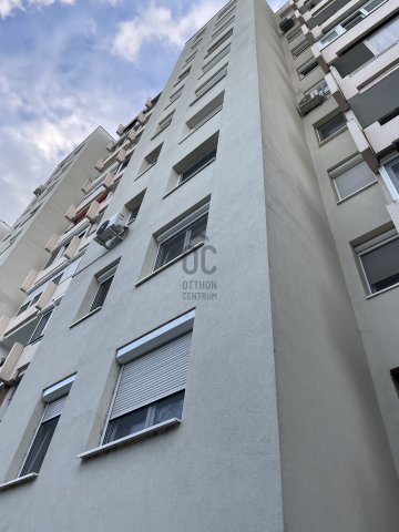 Eladó panellakás, Veszprémben 37.49 M Ft, 1 szobás