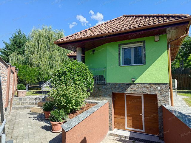 Eladó családi ház, Szigetmonostorban 127 M Ft, 2 szobás