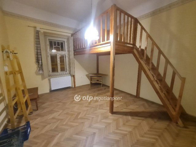 Eladó téglalakás, Egerben 39.9 M Ft, 1 szobás