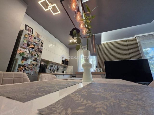 Eladó téglalakás, Budapesten, III. kerületben 139 M Ft, 3 szobás