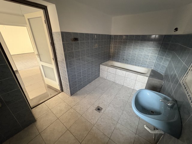 Eladó családi ház, Esztergomban 18.9 M Ft, 1 szobás