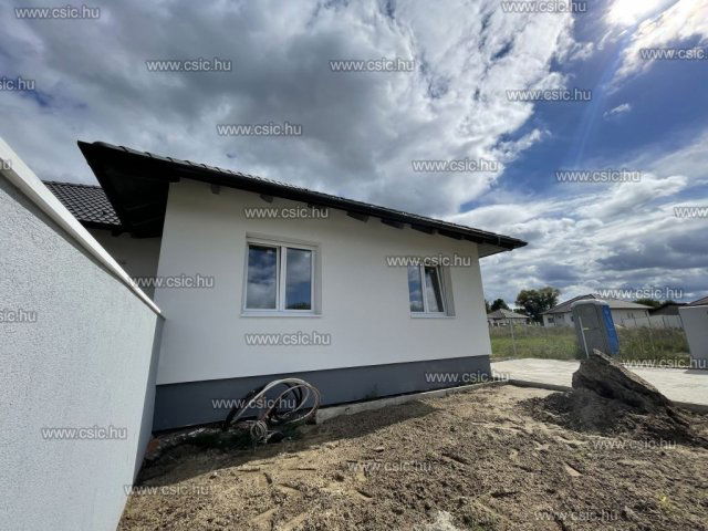 Eladó ikerház, Vácrátóton 75.8 M Ft, 4 szobás