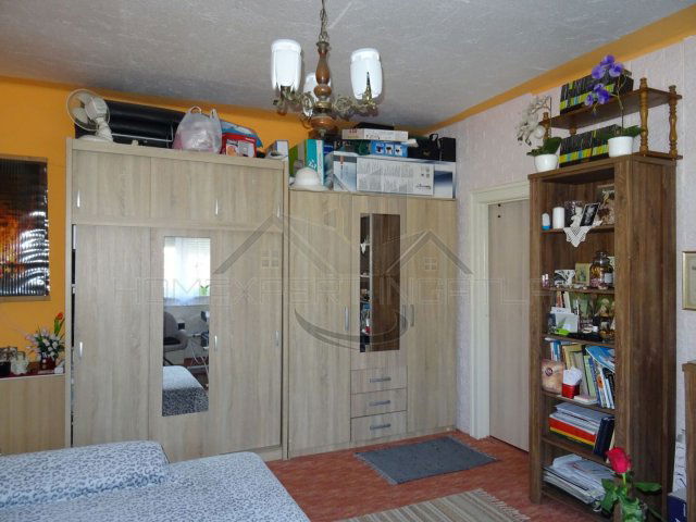 Eladó téglalakás, Pápán 33 M Ft, 2 szobás