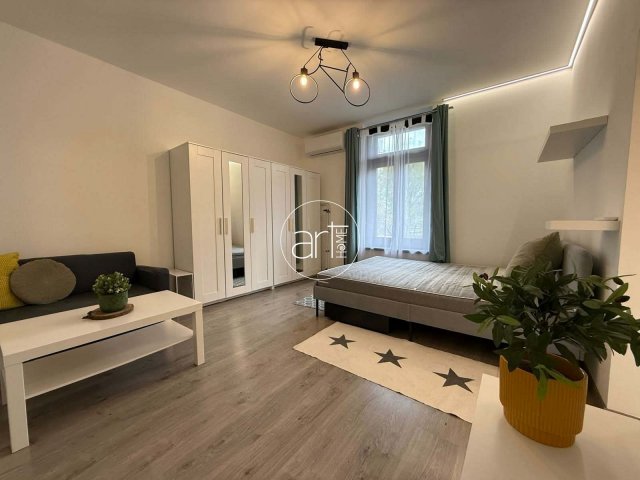 Eladó téglalakás, Szegeden, Moszkvai körúton 41.5 M Ft