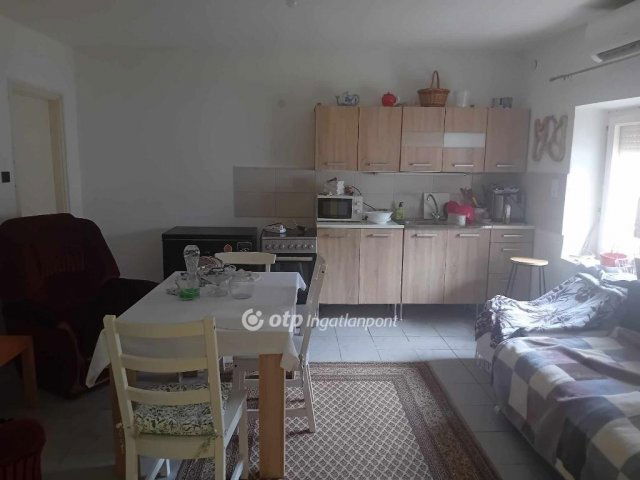 Eladó családi ház, Farmoson 34.9 M Ft, 3 szobás