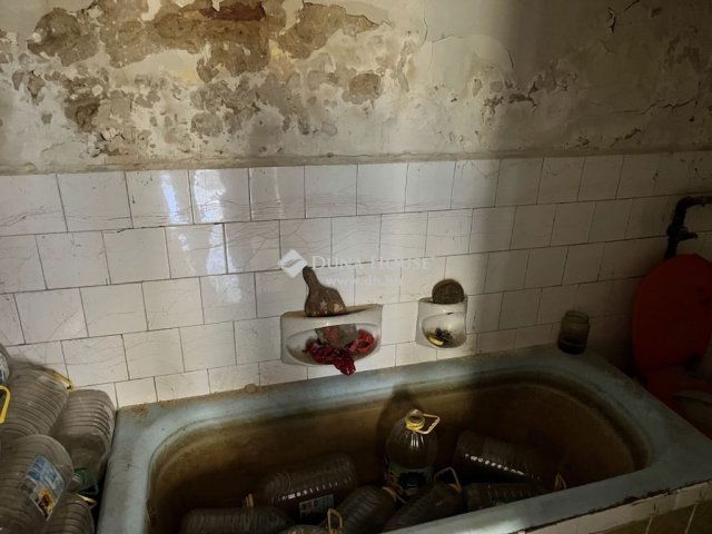 Eladó családi ház, Szigetváron 9.9 M Ft, 3+1 szobás