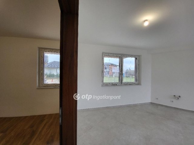 Eladó téglalakás, Szántódon 89.9 M Ft, 3 szobás