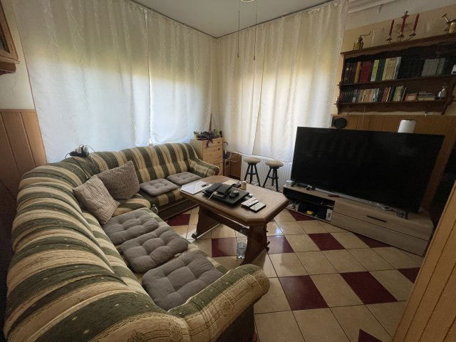 Eladó családi ház, Balatonalmádiban 65.5 M Ft, 5+2 szobás