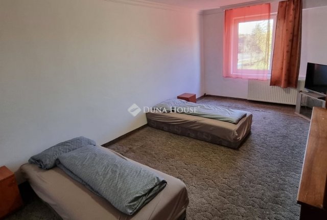 Eladó családi ház, Papkeszin 84.9 M Ft, 9 szobás