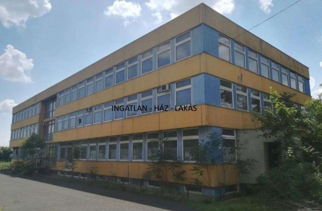 Eladó ipari ingatlan, Pécsett 129.9 M Ft / költözzbe.hu