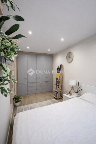 Eladó panellakás, Szegeden 62.9 M Ft, 3 szobás