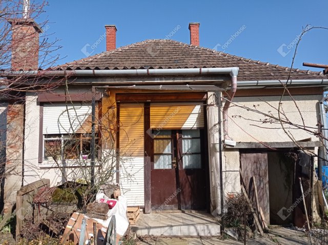 Eladó családi ház, Tornyiszentmiklóson 19 M Ft, 2 szobás