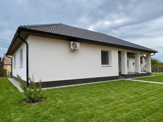 Eladó családi ház, Tápióságon 70 M Ft, 3+1 szobás