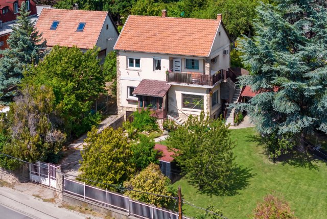 Eladó családi ház, Szentendrén 129 M Ft, 5 szobás