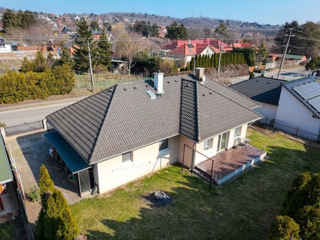 Eladó családi ház, Szadán 124.99 M Ft, 3 szobás