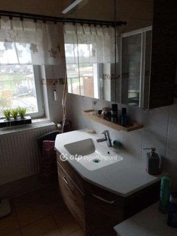 Eladó családi ház, Kistótfalun 61 M Ft, 3 szobás