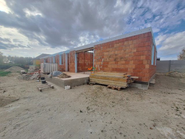 Eladó ikerház, Szigetcsépen 82.9 M Ft, 4 szobás