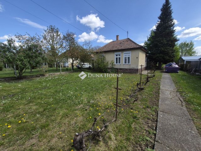 Eladó családi ház, Pókaszepetken 22 M Ft, 2 szobás