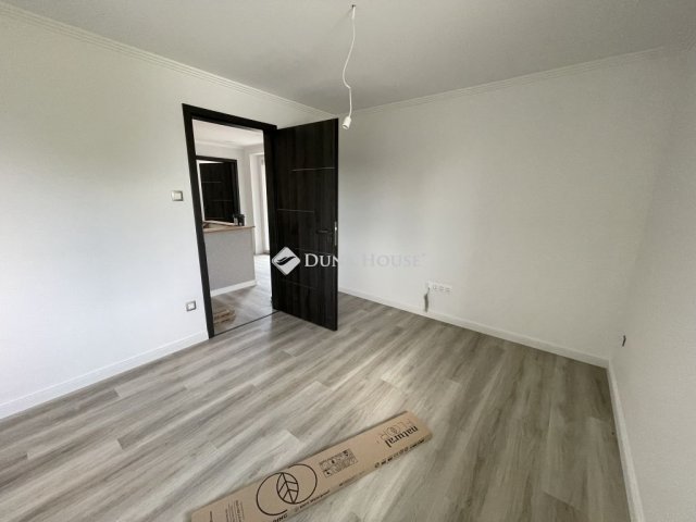 Eladó ikerház, Vecsésen 138 M Ft, 5 szobás