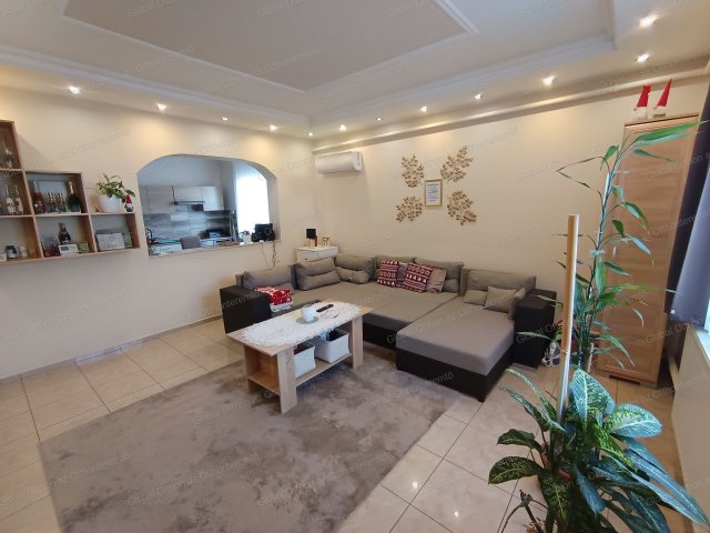 Eladó ikerház, Mosonmagyaróváron 74.9 M Ft, 2 szobás