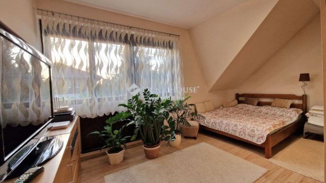 Eladó családi ház, Vácon 160 M Ft, 4 szobás