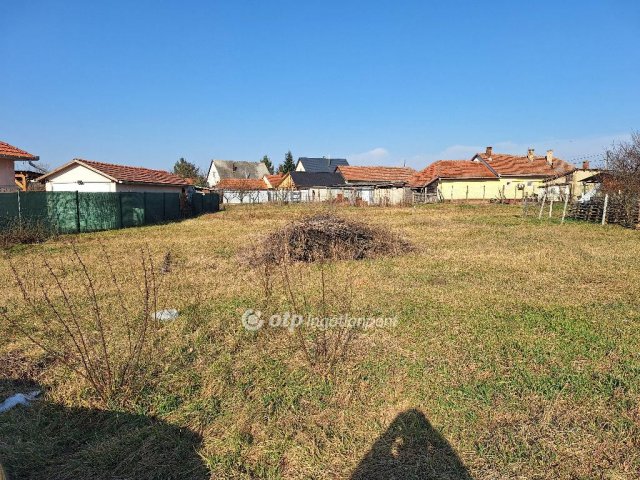 Eladó telek, Tiszafüreden 7.5 M Ft / költözzbe.hu