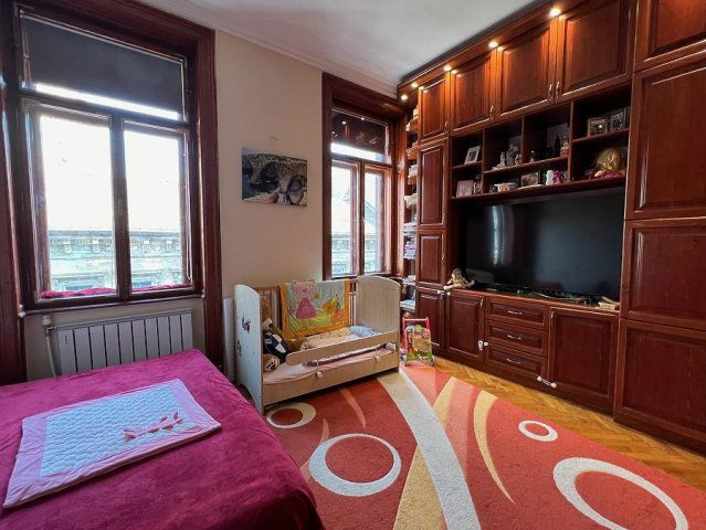 Eladó téglalakás, Budapesten, VI. kerületben, Csengery utcában