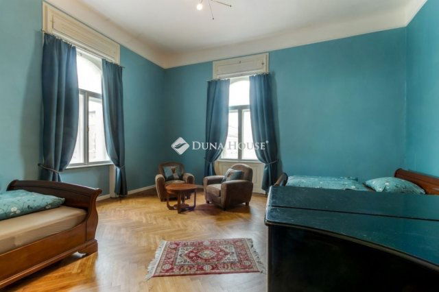 Eladó téglalakás, Budapesten, VI. kerületben 191.345 M Ft