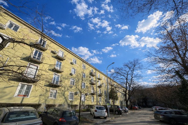 Eladó téglalakás, Budapesten, XI. kerületben 46.9 M Ft, 1 szobás