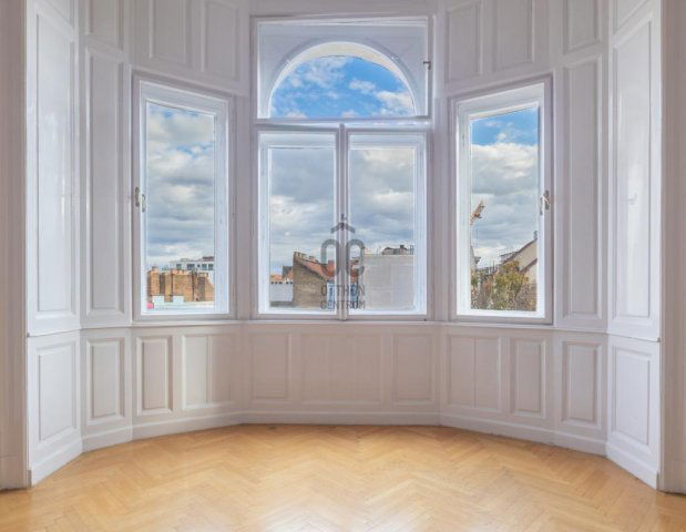 Eladó téglalakás, Budapesten, VI. kerületben 118.9 M Ft