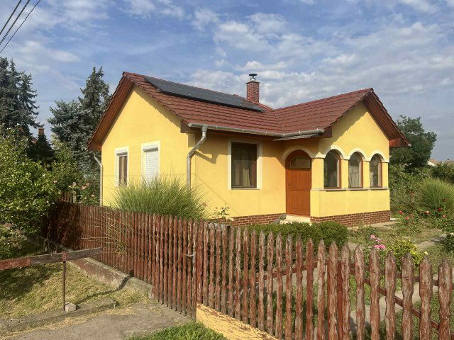 Eladó családi ház, Nádudvaron, Lukács Dénes utcában 40.9 M Ft