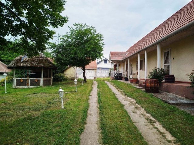 Eladó családi ház, Pázmándon 80 M Ft, 3 szobás