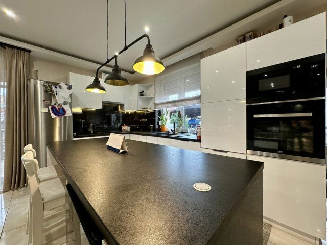 Eladó családi ház, Dunavarsányban 159.999 M Ft, 4+2 szobás