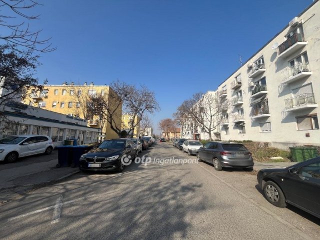 Eladó téglalakás, Budapesten, IV. kerületben 34.9 M Ft, 1 szobás