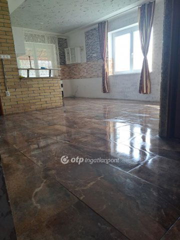 Eladó családi ház, Kunszentmártonban 34.9 M Ft, 4 szobás