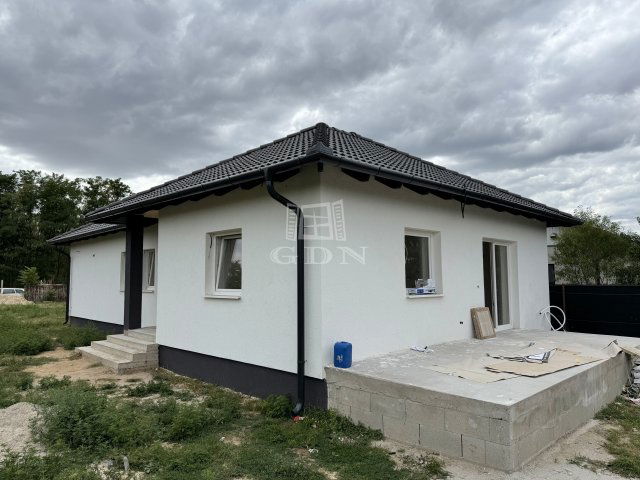 Eladó családi ház, Kókán 55 M Ft, 4 szobás