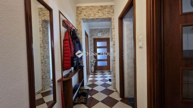 Eladó családi ház, Budapesten, XVI. kerületben 65 M Ft, 4 szobás