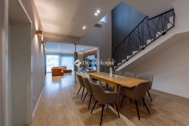 Eladó ikerház, Debrecenben 219 M Ft, 5 szobás