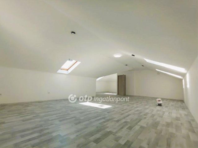 Eladó családi ház, Gyöngyösön 80.5 M Ft, 3+1 szobás