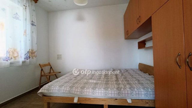 Eladó családi ház, Ercsiben 99 M Ft, 2+4 szobás