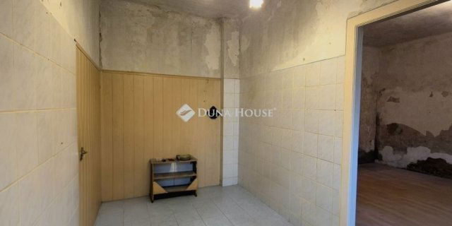 Eladó téglalakás, Budapesten, XVIII. kerületben 35 M Ft