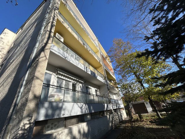 Eladó téglalakás, Győrött 63 M Ft, 2 szobás