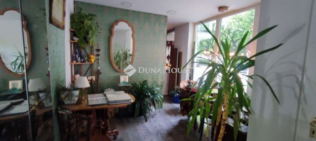 Eladó üzlethelyiség, Budapesten, III. kerületben 31.9 M Ft